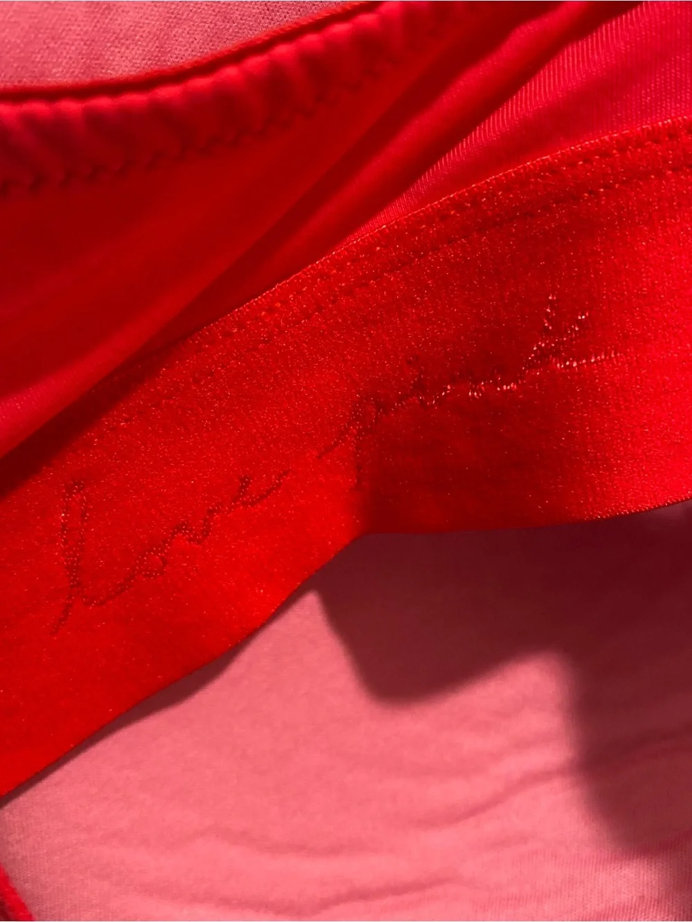 Victoria Secret Pink Wear Everywhere T-Shirt Bra Red Pink Women’s Size 36DD EUC